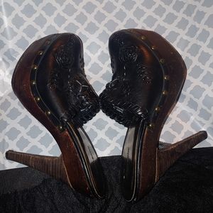 Wooden heel stitched studded leather mule heel